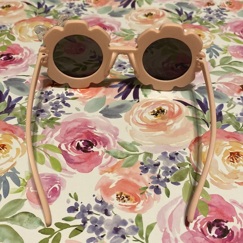 Girls light pink flower shaped cutie pie sunglasses